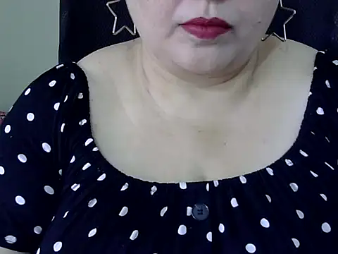 Snapshot of Soniya_Sha chatting on 05.17.26 Soniya Sha online show from 05.17.26