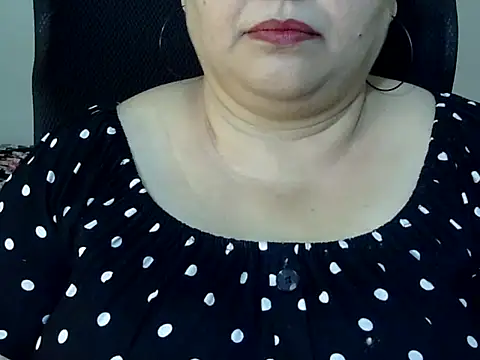 Snapshot of Soniya_Sha chatting on 05.17.26 Soniya Sha online show from 05.17.26