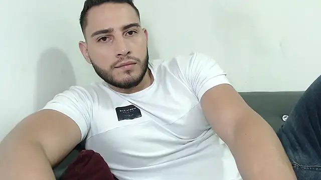 Snapshot of Seank_Noszka chatting on 12.14.25 Seank Noszka online show from 12.14.25