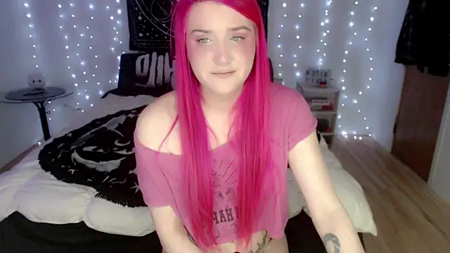 Snapshot of MaryMary_ chatting on 02.01.25 MaryMary online show from 02.01.25