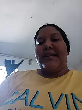 Snapshot of VaneandRossy chatting on 04.12.26 VaneandRossy online show from 04.12.26