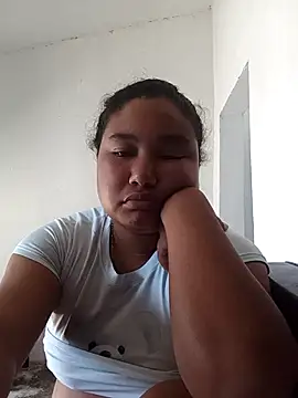 Snapshot of VaneandRossy chatting on 04.24.26 VaneandRossy online show from 04.24.26