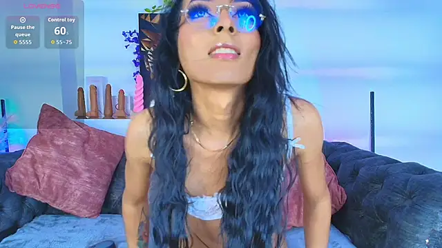 Snapshot of megan_luxe_ chatting on 12.05.25 megan luxe online show from 12.05.25