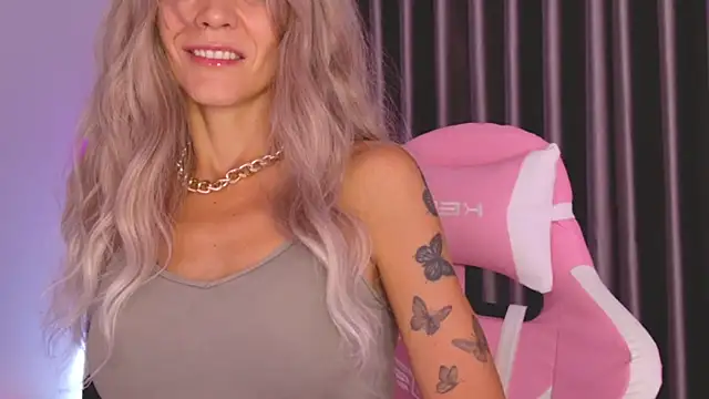 Snapshot of betty_xoxoo chatting on 06.14.26 betty xoxoo online show from 06.14.26