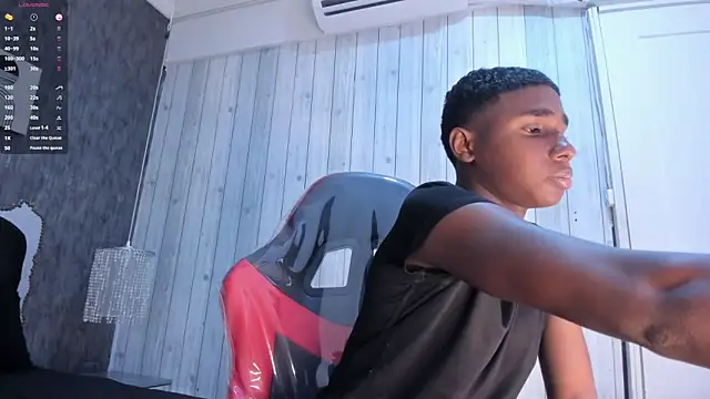 Snapshot of teylor_lovee chatting on 01.06.26 teylor lovee online show from 01.06.26