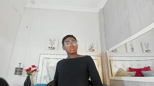 Snapshot of teylor_lovee chatting on 02.13.26 teylor lovee online show from 02.13.26