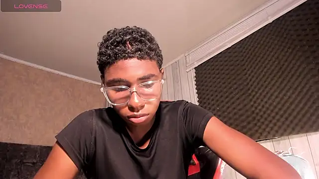 Snapshot of teylor_lovee chatting on 02.22.26 teylor lovee online show from 02.22.26