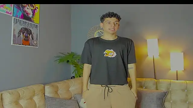 Snapshot of kairos_33 chatting on 12.05.25 kairos 33 online show from 12.05.25