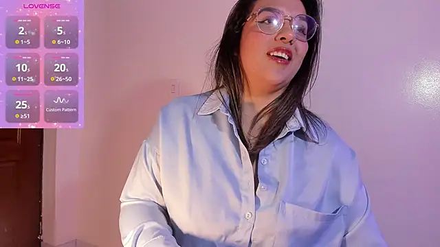 Snapshot of PandoraCherry_ chatting on 12.05.25 PandoraCherry online show from 12.05.25