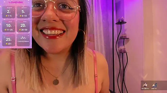 Snapshot of PandoraCherry_ chatting on 12.17.25 PandoraCherry online show from 12.17.25