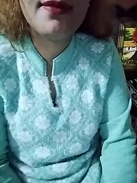 Snapshot of desiriya11 chatting on 12.16.25 desiriya11 online show from 12.16.25