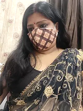 Snapshot of desiriya14 chatting on 12.16.25 desiriya14 online show from 12.16.25