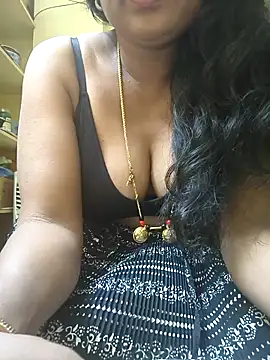 Snapshot of Preeti345 chatting on 12.15.25 Preeti345 online show from 12.15.25