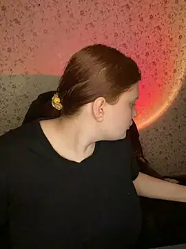 Snapshot of NicollVeys chatting on 02.15.26 NicollVeys online show from 02.15.26