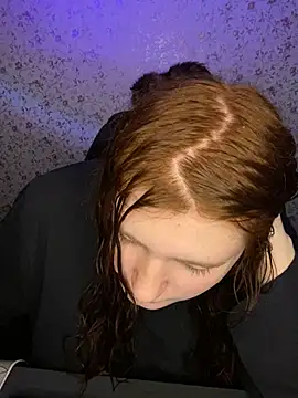 Snapshot of NicollVeys chatting on 03.04.26 NicollVeys online show from 03.04.26