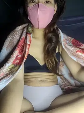 Snapshot of polly_chan chatting on 12.15.25 polly chan online show from 12.15.25