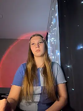 Snapshot of nelli_lux_ chatting on 12.15.25 nelli lux online show from 12.15.25