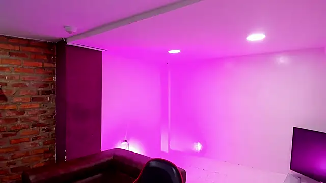 HotThreesoome online show from 02.13.26