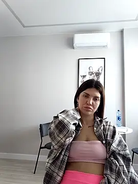 Snapshot of Zona52 chatting on 12.14.25 Zona52 online show from 12.14.25