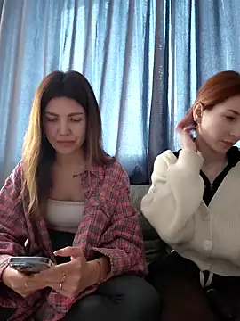 Snapshot of Zona52 chatting on 12.18.25 Zona52 online show from 12.18.25