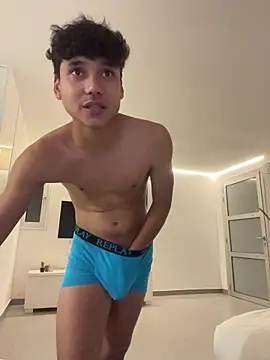 Snapshot of OnlyTyroone chatting on 03.22.26 OnlyTyroone online show from 03.22.26