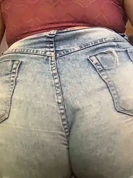 Snapshot of CorujinhaSafada chatting on 12.15.25 CorujinhaSafada online show from 12.15.25