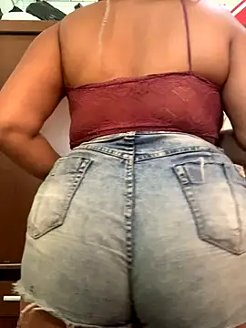 Snapshot of CorujinhaSafada chatting on 12.16.25 CorujinhaSafada online show from 12.16.25