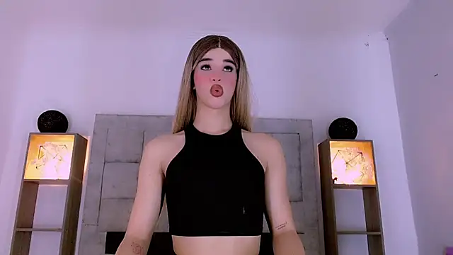 Snapshot of Hanna_Sophia1 chatting on 12.16.25 Hanna Sophia1 online show from 12.16.25