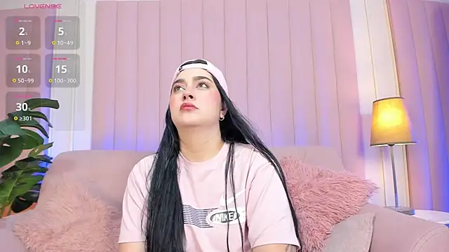 Snapshot of ZiaCooper_ chatting on 12.14.25 ZiaCooper online show from 12.14.25