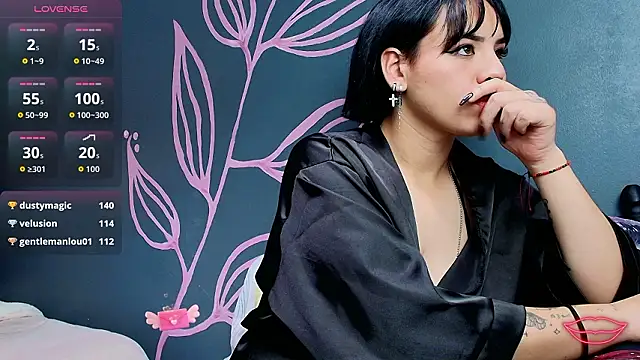 Kiara Fox   online show from 02.13.26