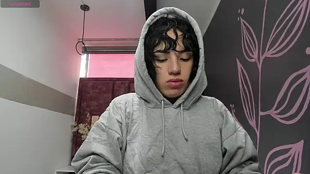 Kiara Fox   online show from 03.21.26