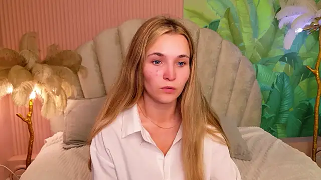 Lina Sinerz online show from 07.12.26