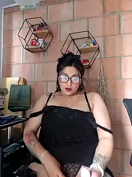 Magenta Moon online show from 03.02.26