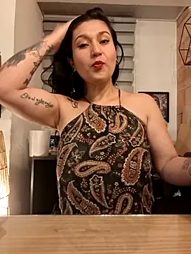 Snapshot of Magenta_Moon chatting on 06.12.26 Magenta Moon online show from 06.12.26