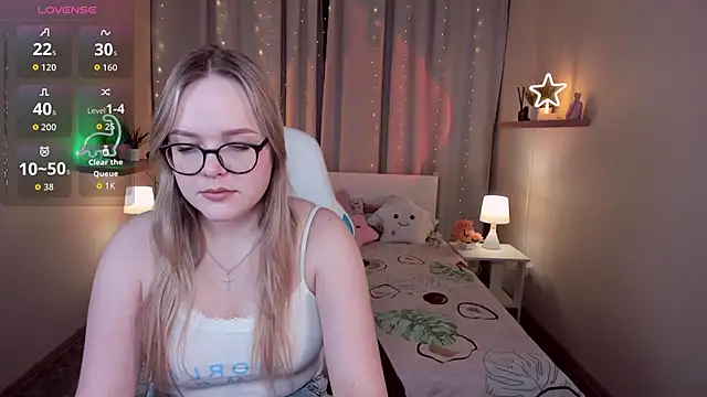 Snapshot of SallyPratt chatting on 12.15.25 SallyPratt online show from 12.15.25