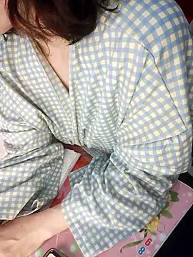 Snapshot of Alone_nothing chatting on 01.08.26 Alone nothing online show from 01.08.26