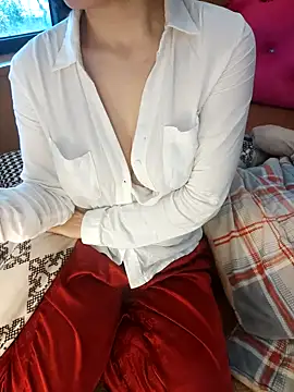 Snapshot of Alone_nothing chatting on 02.21.26 Alone nothing online show from 02.21.26