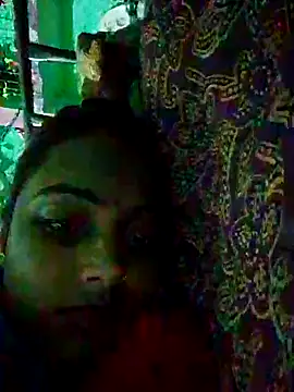 Snapshot of kami_sexe chatting on 12.18.25 kami sexe online show from 12.18.25