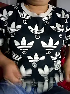 Snapshot of su-kem2 chatting on 12.14.25 su-kem2 online show from 12.14.25