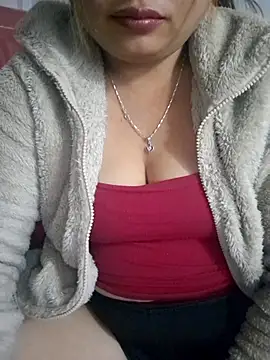 Snapshot of su-kem2 chatting on 12.15.25 su-kem2 online show from 12.15.25