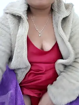 Snapshot of su-kem2 chatting on 12.16.25 su-kem2 online show from 12.16.25