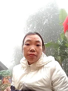 Snapshot of anna-can chatting on 12.05.25 anna-can online show from 12.05.25