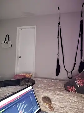 Snapshot of SpiderRose chatting on 12.15.25 SpiderRose online show from 12.15.25