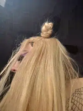 Snapshot of SpiderRose chatting on 12.16.25 SpiderRose online show from 12.16.25