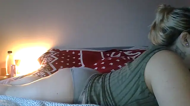 Julie0411 online show from 12.19.25