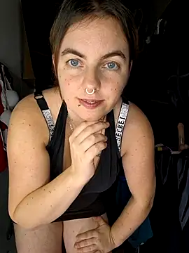 Snapshot of GeilesLuder38 chatting on 12.05.25 GeilesLuder38 online show from 12.05.25