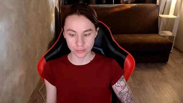 Snapshot of MiaBun1 chatting on 12.16.25 MiaBun1 online show from 12.16.25