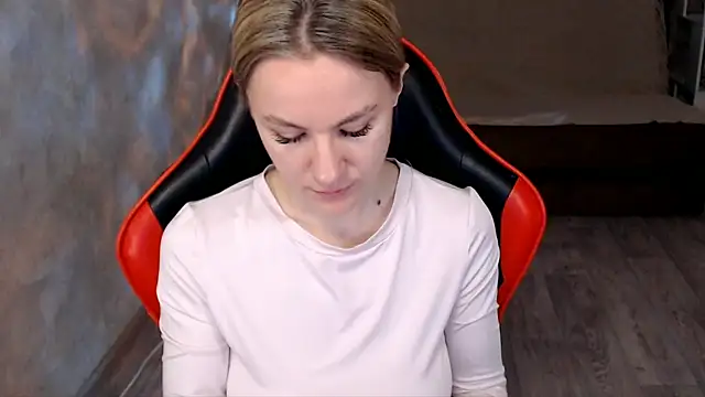 MiaBun1 online show from 02.18.26