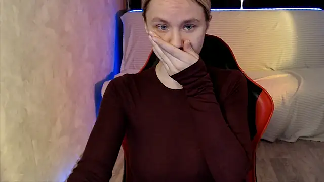 MiaBun1 online show from 04.16.26