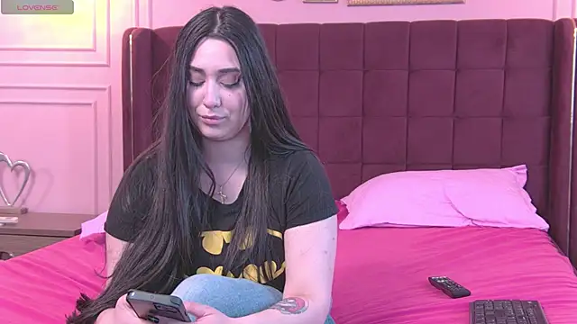 KendallVelvet online show from 04.25.26